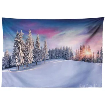 Идиличен панорама на зимния изгрев на слънцето в заснежените планини, Спокойствие и свежест, Гоблен Ho Me на Nely в стената
