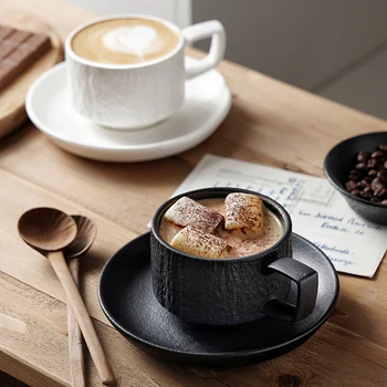 Кафе набор от KINGLANG Nordic, творчески керамични кафе, определени с чаша и блюдцем, прост черно-бял матиран кафе, определени за начало на ресторанта