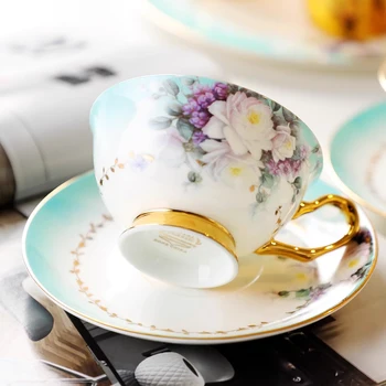 Луксозен Английски набор от кафе чаши от лилаво Костен Порцелан Чаена Чаша с Чинийка Следобед на Чай Молочник Сахарница Сватбен подарък Домашно Пиене